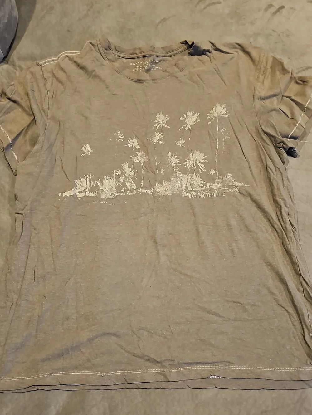 Banana Republic Olive Gray/Olive Palm Graphic Short-Sleeve Tee
